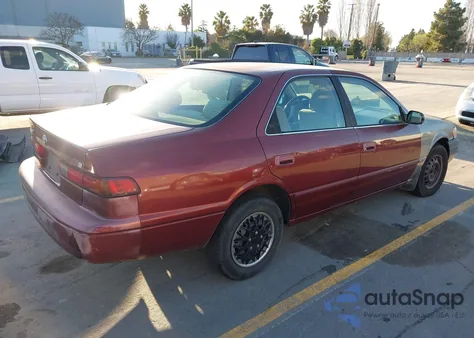 1999 Toyota Camry Ce z USA, uszkodzony, nr VIN 4T1BG22K3XU400339